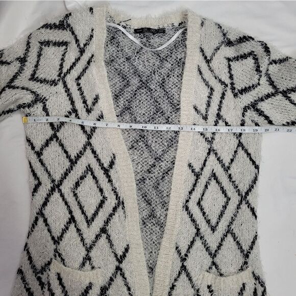 ZARA white diamond pattern eyelash open front cardigan with pockets M - Picture 7 of 8